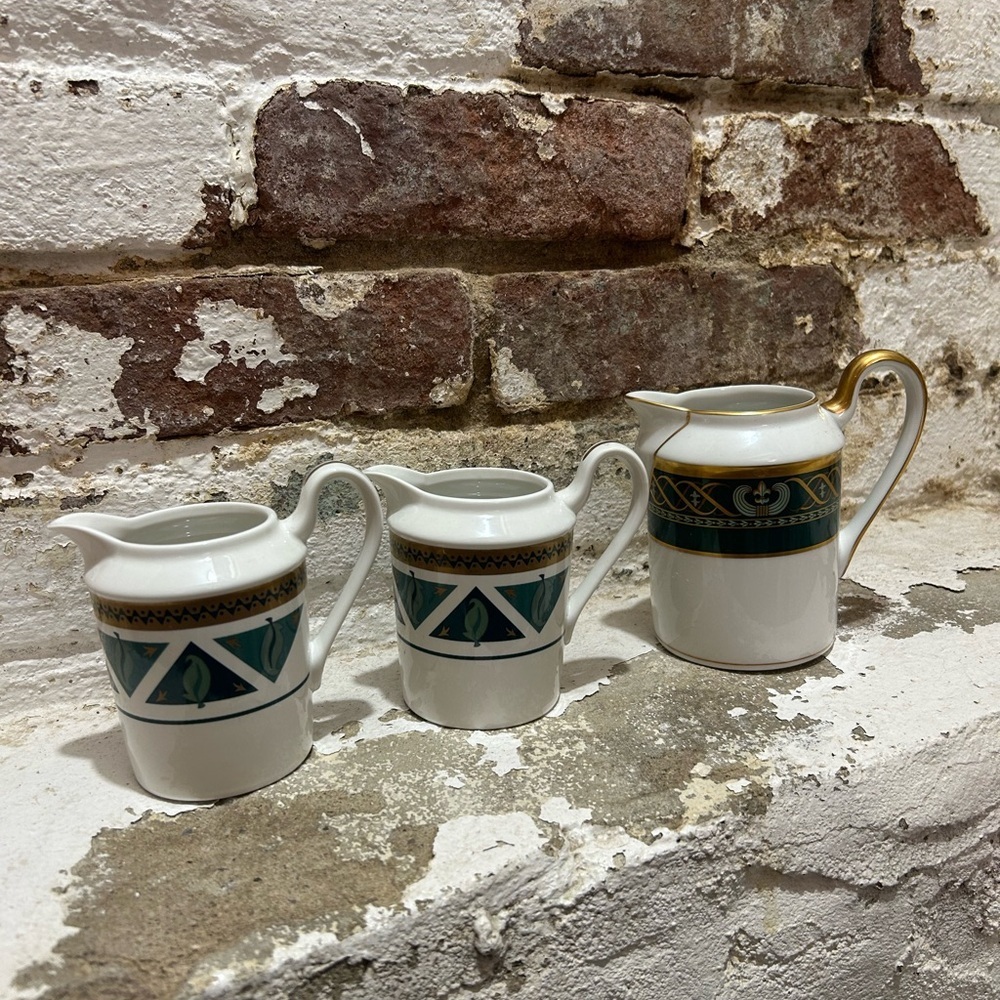 Vintage CHRISTIAN DIOR Creamer Set. 
3 Green and Gold Creamers perfect for milk - Picture 9 of 11